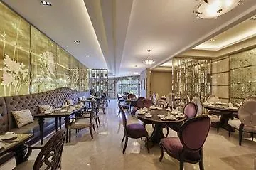 Sanya Bay Resort 3*,